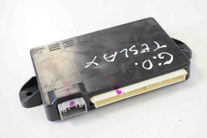 Modul de control ușă dreapta spate TESLA MODEL X 2016 3992916