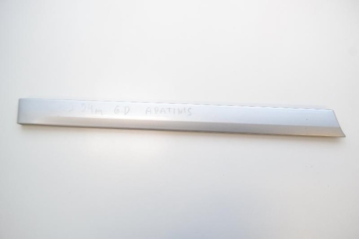Bandou inferior ușă dreapta spate AUDI A3 8P1 2004 OEM: 8P3853700B 1751630