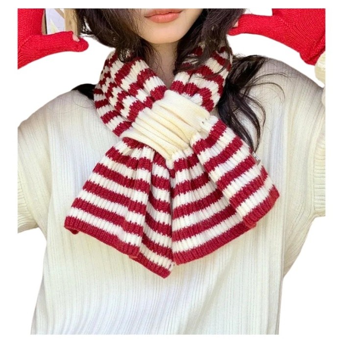 Fular tricotat cu dungi - Cross