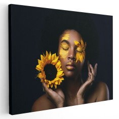 Tablou portret femeie cu machiaj creativ si floarea soarelui Tablou canvas pe panza CU RAMA 20x30 cm