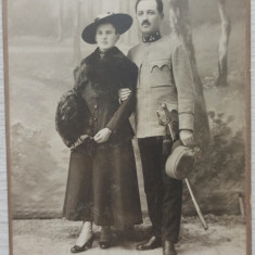 Ofiter austro-ungar impreuna cu sotia, 1916// fotografie pe carton Richard Konig