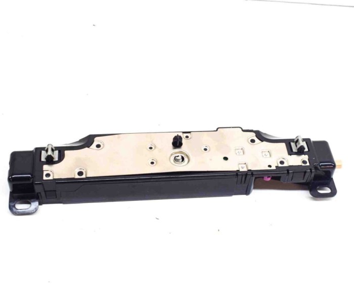 Amplificator de antena TESLA MODEL 3 2022 OEM: 1585601-00-E