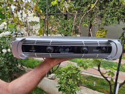 Amplificator Behringer iNuke NU1000 foto