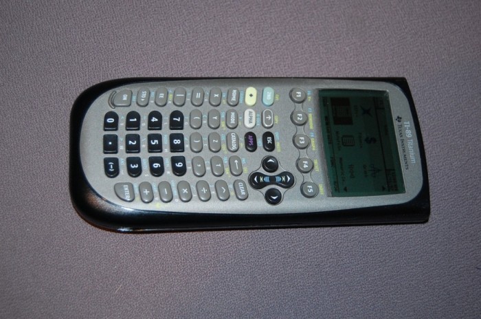 Calculator stiintific TEXAS INSTRUMENTS TI-89 TITANIUM