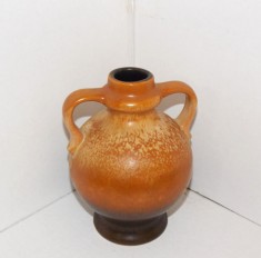 Vaza cu anse decorativă ceramică emailată fat-lava, handmade - VEB Steingutfabrik Strehla 4107, Germania de Est