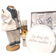 Set Botez Traditional Adi - 4 piese costumas, lumanare, cufar brodat, trusou brodat