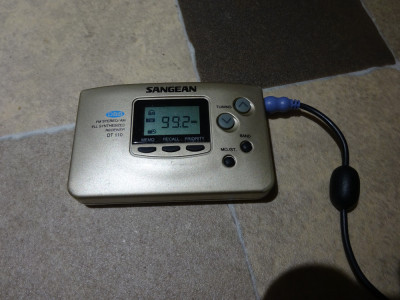Mini aparat radio portabil Sangean DT 110 foto