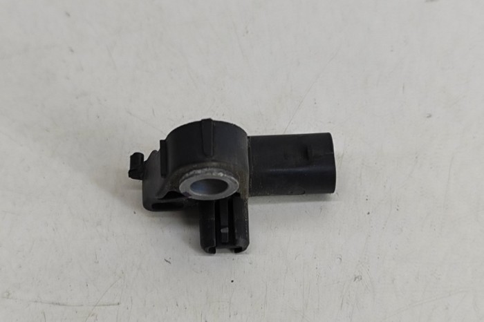 Senzor de impact dreapta spate TESLA MODEL Y 2022 OEM: 1473445-00-B 26252724
