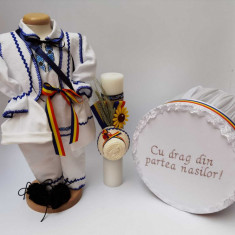 Set Botez Traditional Raul 14 - 3 piese Botez Traditional : costumas, lumanare si cufar