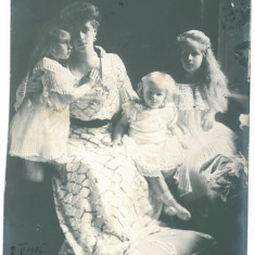 4582 - Regina MARIA, Queen MARY, & Children, Regale - old postcard - used 1906