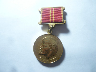 Medalie 100 Ani de la nasterea lui Lenin ,URSS ,bronz aurit d=3,2cm foto