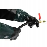 Cumpara ieftin Mănuși lungi pentru sablare KraftDele 60 cm, din cauciuc gros și piele ecologică, aderență ridicată pentru protecție și control