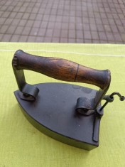 Fier de calcat din fonta, provenienta suedeza