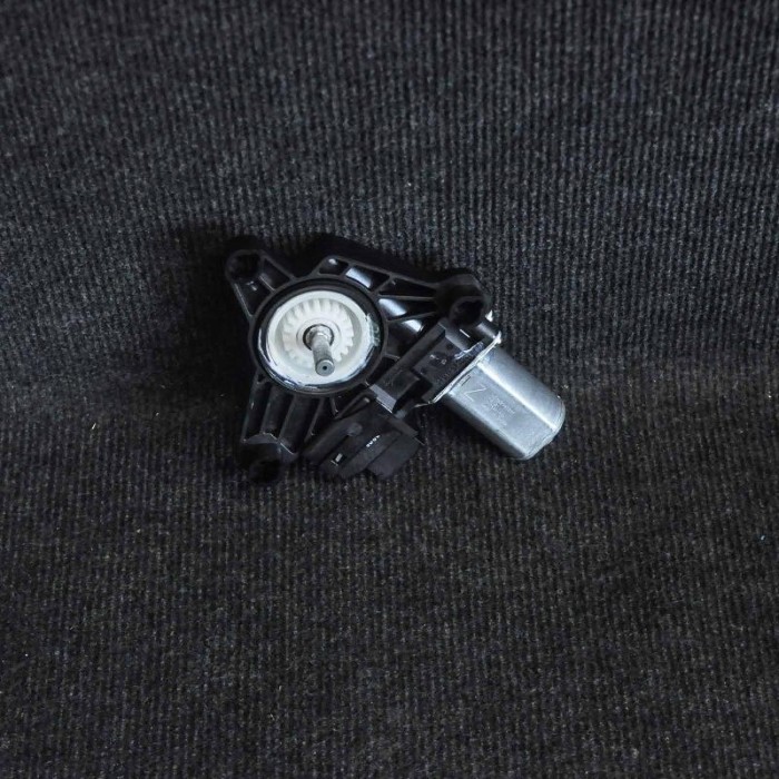 Motor macara geam ușă dreapta spate MERCEDES-BENZ C T-Model S205 2015 OEM: A2059060301 1571606