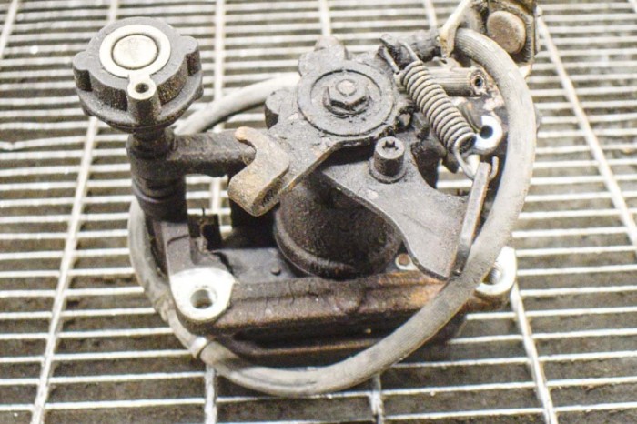 Etrier de fr&acirc;nă dreapta spate CHEVROLET VOLT 2012 11027721