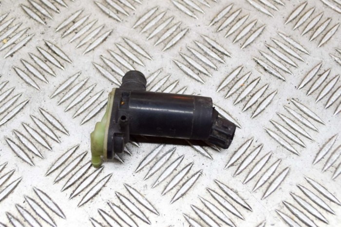 Motor rezervor lichid de parbriz LAND ROVER DISCOVERY III L319 2006 13870195