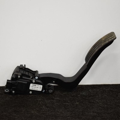 Pedala de accelerație DACIA SANDERO II 2013 OEM: 180106136R 3600532 foto