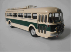 Macheta autobuz RENAULT R 4192 - 1956 scara 1:43 foto