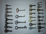 Lot chei vechi, Urbis, Tri-Circle si altele, colectie, 29 buc