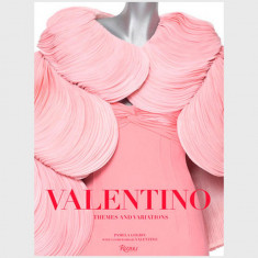 QeeBoo carte Valentino: Themes and Variations, Pamela Golbin, English