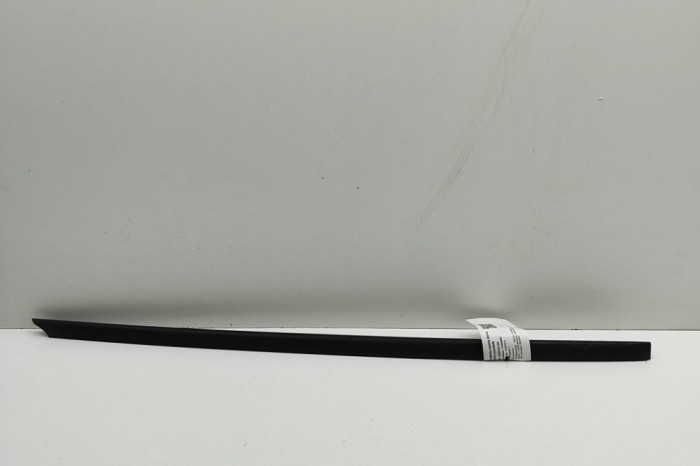 Ornament vertical parbriz st&acirc;nga SKODA KAMIQ 2020 OEM: 658854327 | 30972135