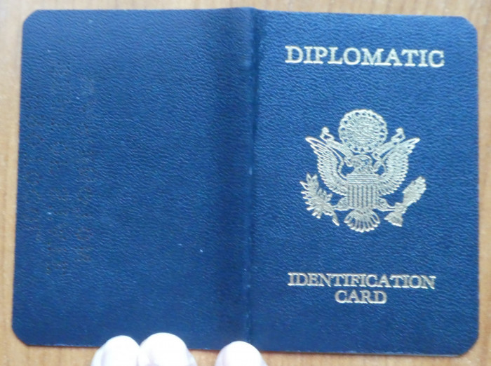 Carte de identitate diplomatică emisa de SUA pentru sotia lui Dan Grigorescu