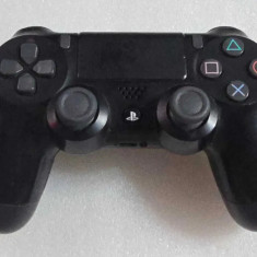 Controller Sony DualShock 4 V2 pentru Playstation 4 (PS4), Negru - poze reale