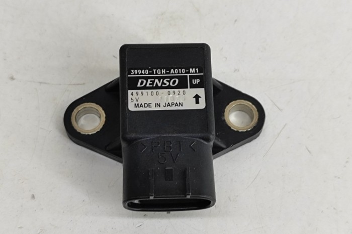 Senzor de accelerație HONDA CIVIC X Hatchback FC_, FK 2018 OEM: 39940-TGH-A010-M1 27282043