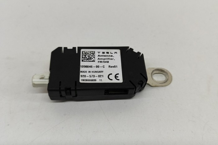 Amplificator de antena TESLA MODEL 3 2019 OEM: 1098046-00-C,920-573-021 23899301