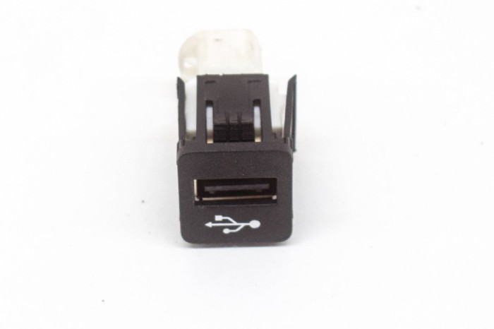 USB BMW X3 G01, F97 2018 OEM: 9229294 11451735