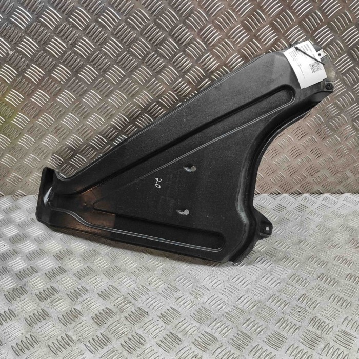 Scut motor dreapta spate AUDI Q7 4M 2017 OEM: 4M0825219E