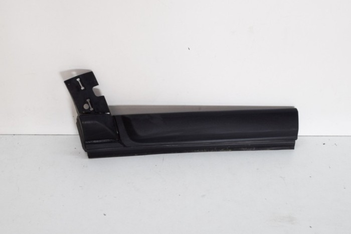 Bandou inferior ușă dreapta spate LAND ROVER DISCOVERY IV L319 2013 OEM: 9H22-20170-AW 14391604