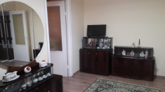 Inchiriez apartament 2 camere proaspat renovat Arad foto