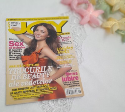 Revista Joy, August 2012 foto