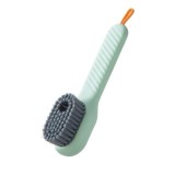 Cumpara ieftin Perie pentru curatare incaltaminte cu recipient detergent lichid, peri moi si dozare controlata