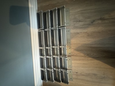 Minere rack Akai foto