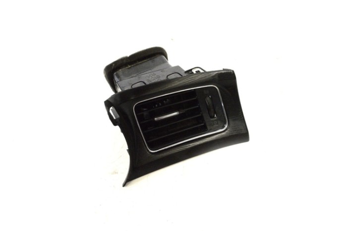 Gura de ventilație planșa de bord NISSAN PULSAR Hatchback C13 2015 OEM: 68761-3ZP0A,38761-3ZLIA,68761-3ZL0A 14607859