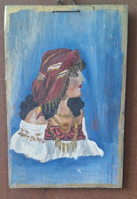 Tablou vintage pictat pe lemn &amp;ndash; Portret de femeie &amp;icirc;n stil tradițional balcanic / oriental &amp;ndash; Artist italian foto