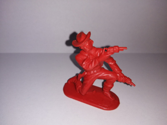 bnk jc Figurina de plastic - Jean Hoeffler - cowboy cu pistoale - rosu