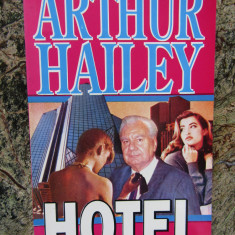 Arthur Hailey - Hotel, 1994