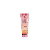 Lotiune de corp parfumata, Victoria&#039;s Secret, Velvet Petals Golden, Toasted Almond &amp; Radiant Pear, 236 ml