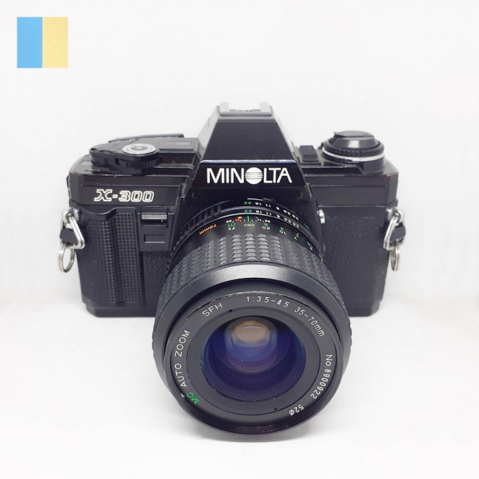 Minolta X-300 cu obiectiv SFH 35-70mm f/3.5-4.5