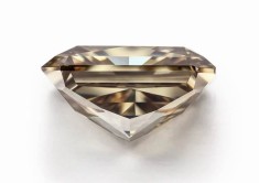 Vand Diamant natural, 0,74 Ct, RADIANT, culoare orange BROWN, certificat foto