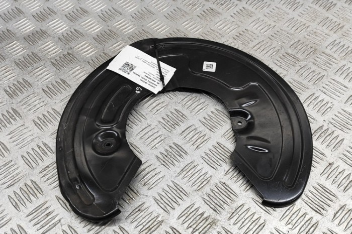 Protecție disc de fr&acirc;nă dreapta spate MERCEDES-BENZ C S206 2024 OEM: A0004234000 30302484