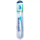 Periuta de dinti Expert Medium Multicare, Sensodyne
