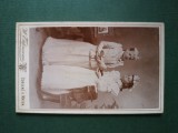 fotografie atelier W. ERLEMANN -COBLENZ-MAYEN -DOUA TINERE ,dimensiuni 11 cm x 6 cm, anii 1900