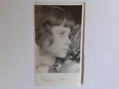 Fotografie dimensiune CP cu fetiță &amp;icirc;n 1971 foto
