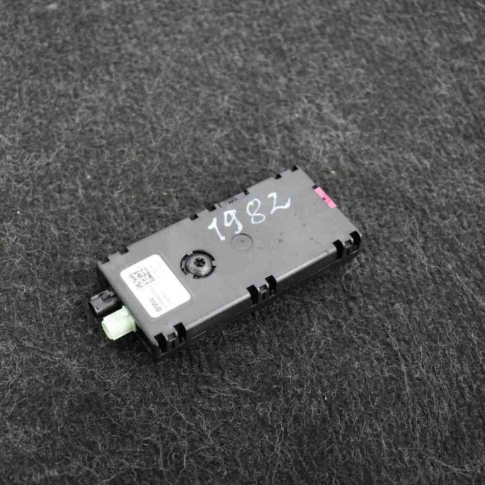 Amplificator de antena BMW 2 Active Tourer F45 2014 OEM: 9286370