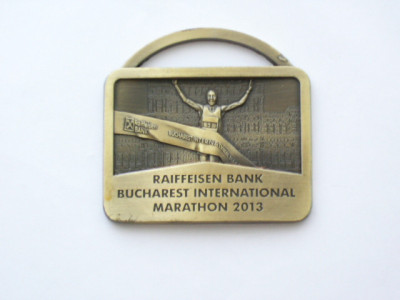 QW1 189 - Medalie - tematica sport - maraton - Bucuresti - 2013 foto