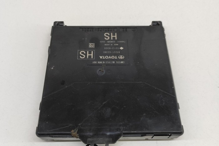 Modul de confort TOYOTA RAV 4 V XA50 2020 OEM: 89221-42380,5013-9300 27561632